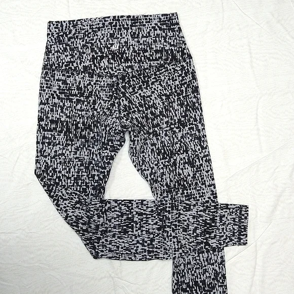 🔥Lululemon leggings, size 8 - Picture 2 of 10